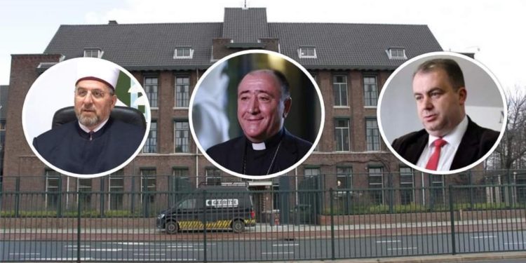 Klerikët fetarë bashkohen për UÇK-në, shkojnë në Hagë për t’i vizituar çlirimtarët   