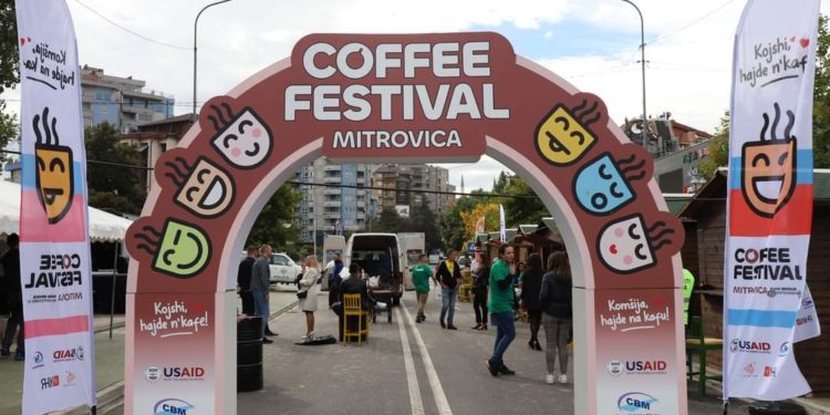 Mbahet “Festivali i Kafes” në Mitrovicë, shumë qytetarë e mirëpresin