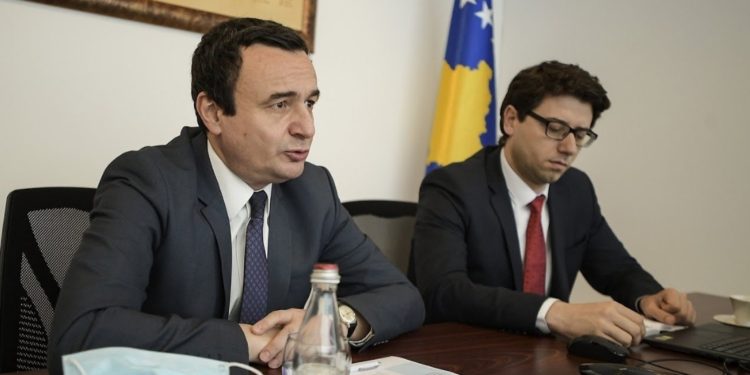 Kurti për gjuajtjen me miell ndaj Muratit: Po bëhet prej inatit