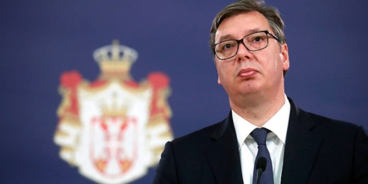 Vuçiq për kthimin e targave në RKS: Me gjithë propagandën dhe gënjeshtrat e Kurtit, nuk gjetën njeri