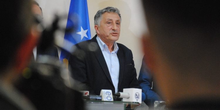 LAJMI I FUNDIT: Më 3 tetor mund të nis mësimi