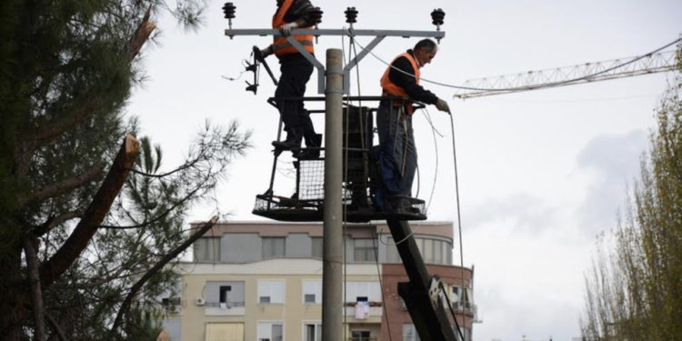 Ndërprerje e rrymës deri në 5 orë në këto lagje dhe fshatra të Mitrovicës