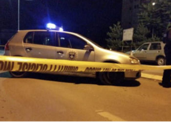 Pasi u dogj një veturë në rrugën Mitrovicë-Prishtinë, policia jep detaje