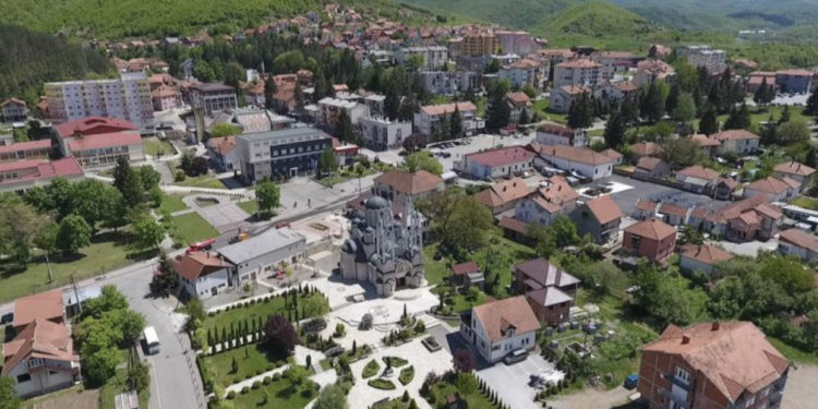 Rrahet keq një burrë nga 7-8 persona në Leposaviq, deklaron se i njeh dy kosovarë dhe një serb