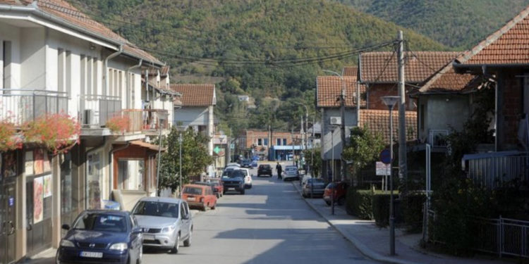 Vrasje në tentativë në Zubin Potok: Policia e gjen të përgjakur një person