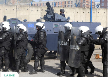 EULEX mobilizohet pas paralajmërimit për barrikada – Mbi 100 policë stacionohen në Mitrovicës e Veriut