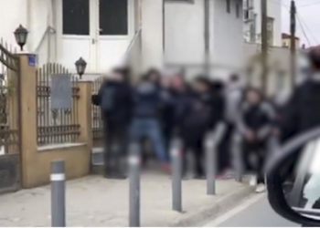 Rrahje masive me shufra metalike mes nxënësve në Mitrovicë, tre në arrati e dy për spital