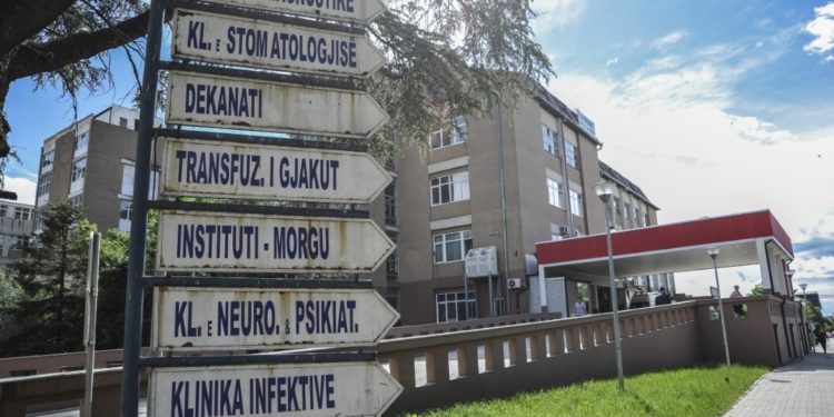 Kriza në QKUK: Anesteziologët e pensionuar mund t’i rikthehen punës në spital