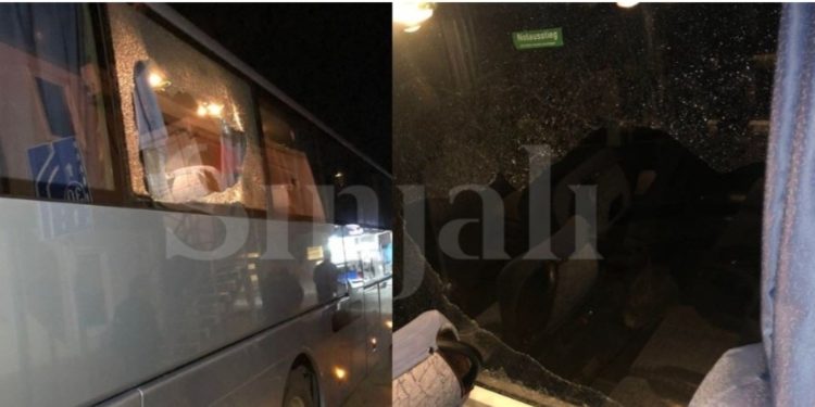 Autobusi nga Kosova sulmohet me gurë në Serbi, pronari flet për Sinjalin: Dikujt po i pengon emri (PAMJE)