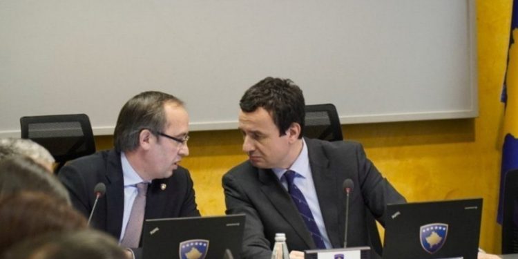 Hoti-Kurtit: Nëse rrezikoni mbështetjen e SHBA-së do të detyroheni t’i lironi zyrat për ata që e ruajnë miqësinë