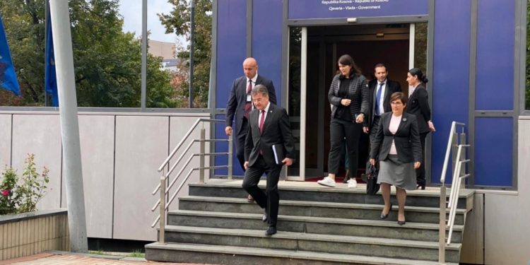 Lajçak: Marrëveshjen finale duhet ta përcaktojnë Kosova dhe Serbia