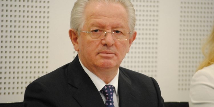 Hyseni i reagon Kurtit: Nëse nuk e pranon kërkesën e Escobar, pasojat për Kosovën do të jenë të mëdha