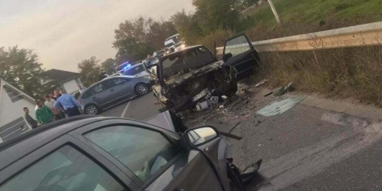 Dalin pamjet nga aksidenti tragjik në Drenas ku mbetën të vdekur dy persona – FOTO