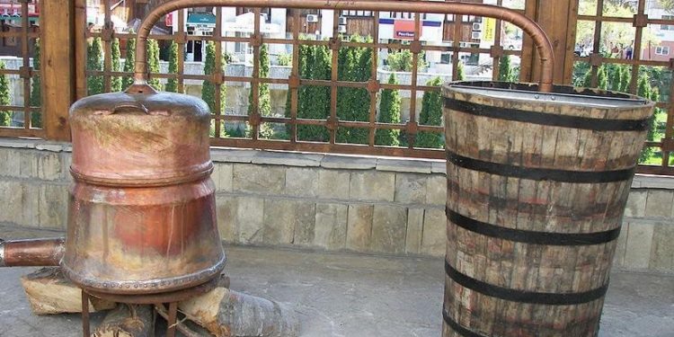 Në Leposaviq vidhet një kazan i rakisë, rasti po hetohet nga policia