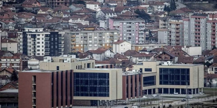 Universiteti i Mitrovicës hap dhjetra vende të lira pune