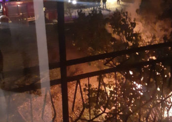 Flet qytetari që iu dogj makina me targat “RKS” në 3 të natës: I mbijetova terrorit