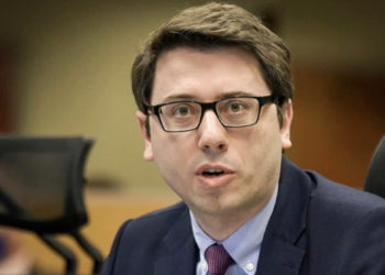 Ministri Murati sapo dha lajmin e keq për punëtorët e sektorit privat