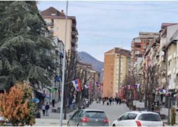 Rrihen 4 të rinj shqiptarë në veri, njërit i thyhet hunda