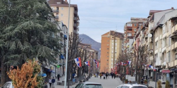 Rrihen 4 të rinj shqiptarë në veri, njërit i thyhet hunda