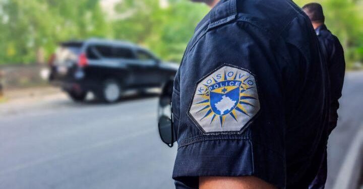 E përcolli dhe e fotografonte vazhdimisht policin, arrestohet i dyshuari në Mitrovicë