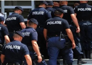 Lajmi i fundit : Policia merr vendim që të kthehen të gjithë policët nga pushimi, për 1 orë duhet të dalin të gjithë në punë