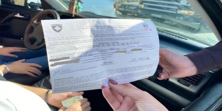 Mbi 1 mijë qortime të lëshuara nga Policia për targat në Veri