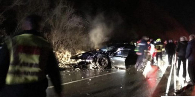 Aksident i rëndë trafiku në magjitralen Mitrovicë-Prishtinë, së paku 4 vetura të përfshira, dyshohet për të lënduar