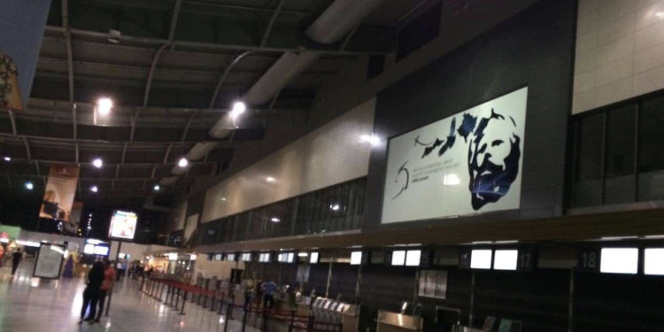 LIVE| Kërcënimi për bombë, mbyllet përkohësisht aeroporti