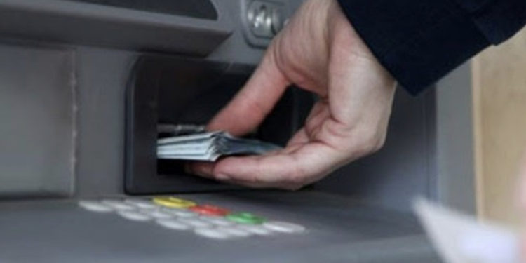 Keqpërdorin kartela bankare, katër të arrestuar në Mitrovicë