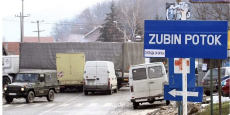 Pamje nga Zubin Potok: Sulmohet nga persona të maskuar ekipi i Klan Kosovës, lëndohet gazetarja dhe shoferi