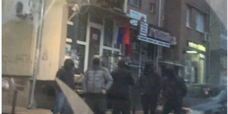 Sulmohet ekipi i Kallxo.com në Mitrovicën Veriore (VIDEO)