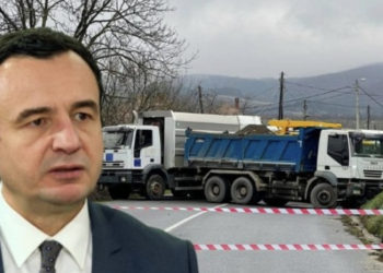 Kurti flet për heqjen e barrikadave: Vet i vunë, vet i hoqën