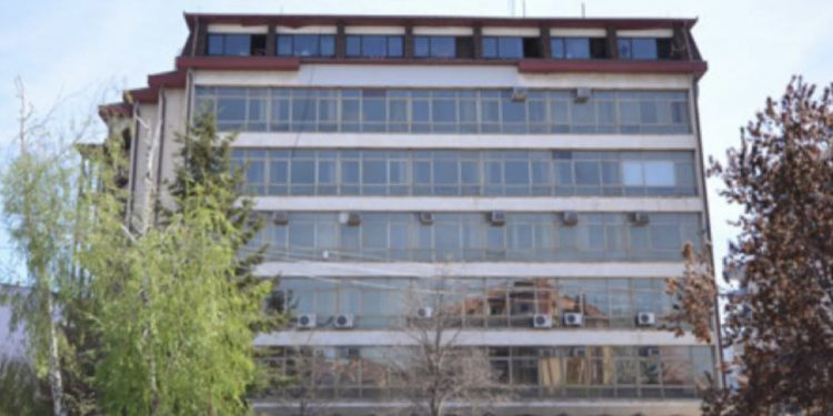 Gjykatësit shqiptarë shpërngulen nga veriu në jug të Mitrovicës