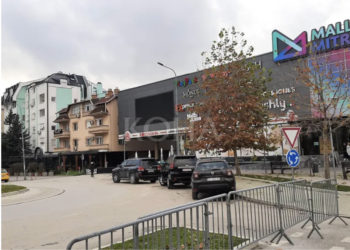Raportohet se Sveçla po qëndron tek Ura e Ibrit në një kafene