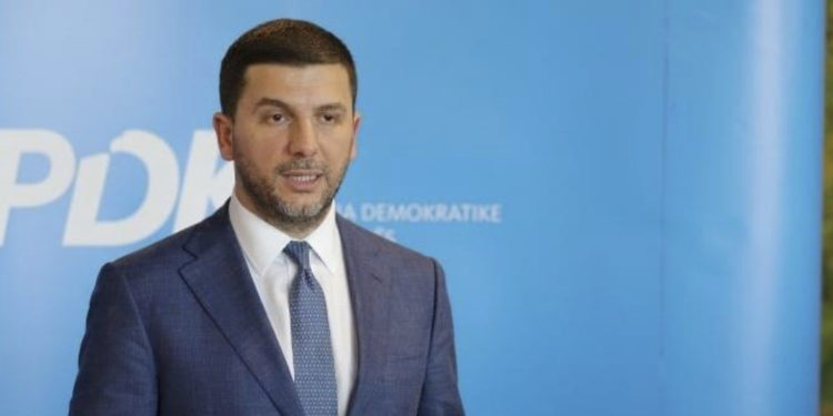 Krasniqi: Qeveria të mos fshihet pas KFOR-it, por të zbatojë Kushtetutën dhe ligjet në fuqi