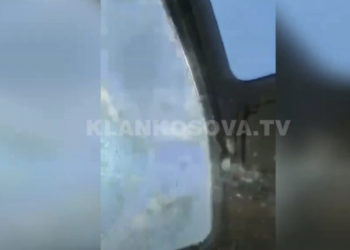 Publikohet momenti kur ekipi i Klan Kosovës sulmohet në Zubin Potok