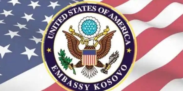 Ambasada amerikane shpërndan deklaratën e Escobarit për kthimin e 1000 trupave serbe në Kosovë