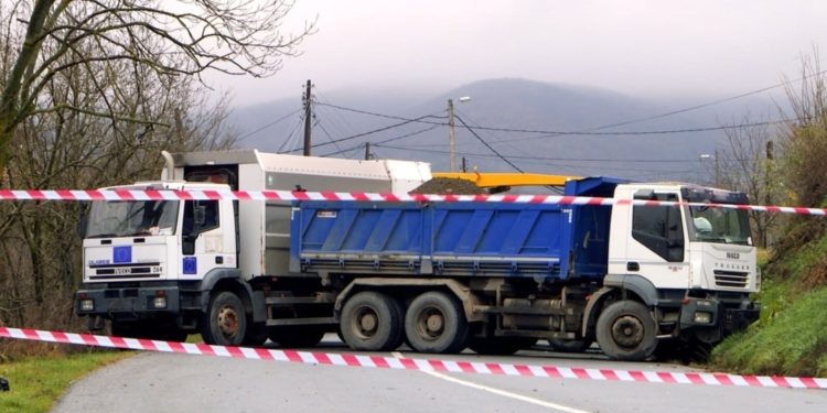 Më shumë se një javë rrugët e bllokuara, protesta e incidente të vazhdueshme në Veri – kur do të hiqen barrikadat