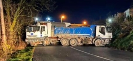 BE-ja kërkon të hiqen barrikadat: Të rivendoset menjëherë liria e lëvizjes