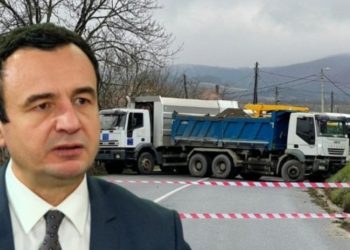 Kurti flet për heqjen e barrikadave: Vet i vunë, vet i hoqën
