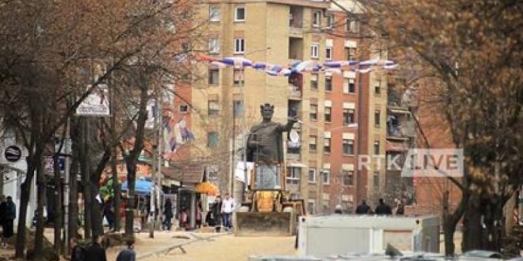 Grabitet një person në Veri: Hajnat e maskuar ia bllokojnë rrugën dhe ia marrin 3 mijë € nën kërcënimin e armës