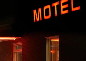 Policia aksion në dy motele në Mitrovicë: Arrestohen për prostitucion një 21-vjeçare dhe katër burra