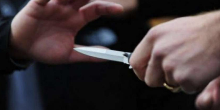 Mitrovicasit i vjen prishtinasi në Mitrovicë, e kërcënon me thikë, përfundon në telashe me ligjin