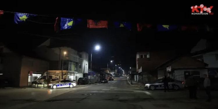 Festime me kontrast në Mitrovicë, veriu i qetë, jugu në kremte