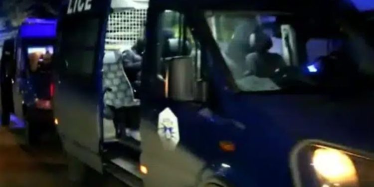 Ekskluzive: Ky është i dyshuari që rrahu deri në alivanosje shoqen e tij në Prishtinë – e nxori nga vetura pas një zënke