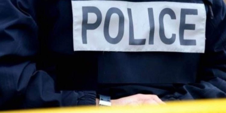 Aksident në qendër të Mitrovicës : Vetura godet një fëmijë, dërgohet me urgjencë në spital