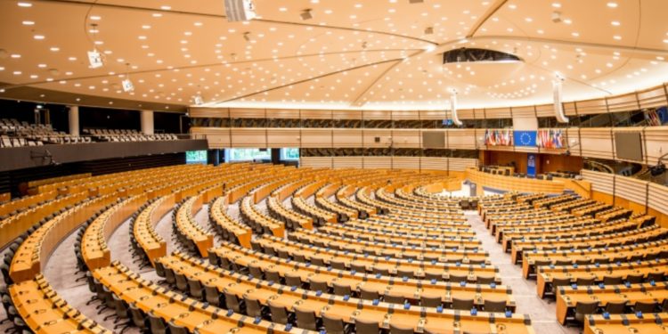 Komiteti i PE-së voton pro liberalizmit të vizave për Kosovën