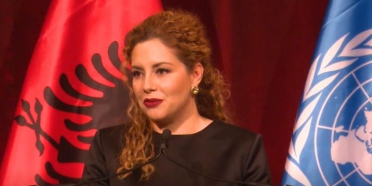 Ministrja shqiptare, Xhaçka: Kujtimi i mijëra të vrarëve nga regjimi serb në Kosovë kërkon drejtësi dhe pajtim