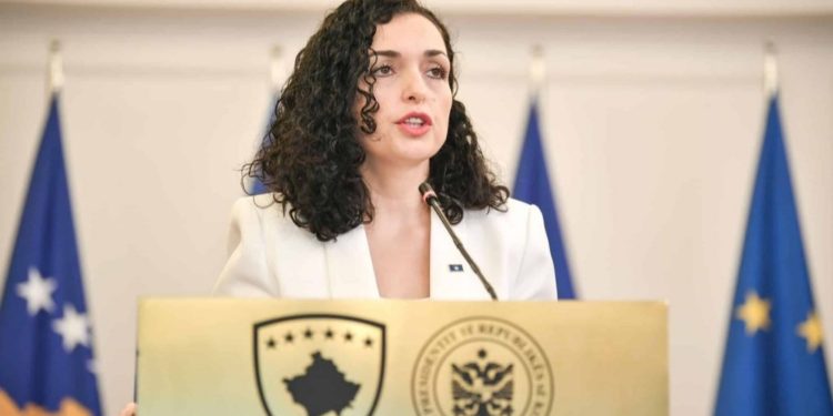 Osmani ankohet te ndërkombëtarët: Shumë pak presion po i bëhet Vuçiqit, atij i pëlqen të jetë “mbret i dramave”