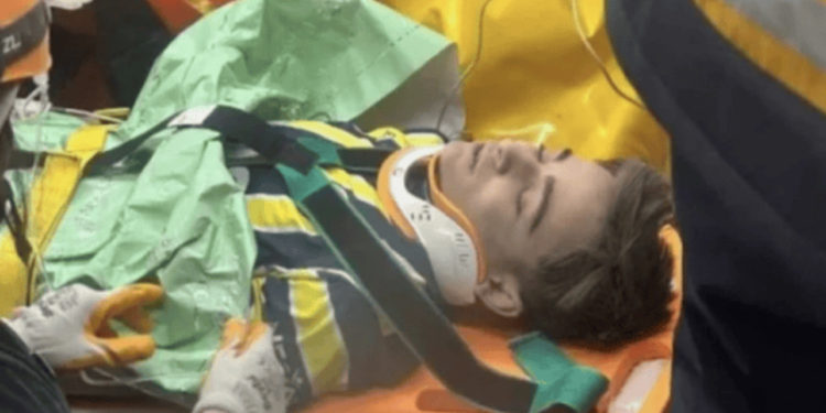 16 vjeçari nxirret nga rrënojat pas 119 orëve, kishte veshur fanellën e Fenerbahçe që do të luante të nesërmen